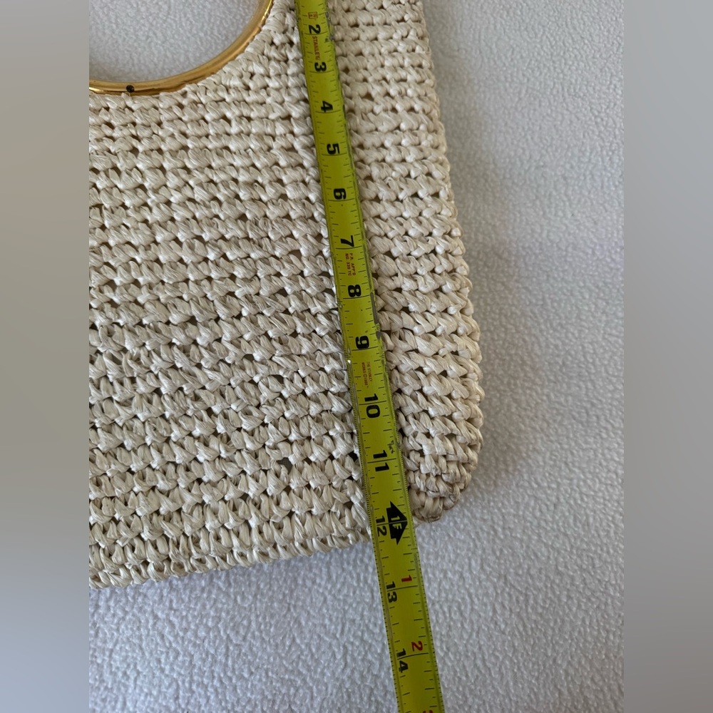 Vintage MM Crochet Straw Handbag with Lucite Handle – 1970s Boho - Picture 7 of 8